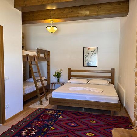 Ana Rest House Hostel Berat Zewnętrze zdjęcie