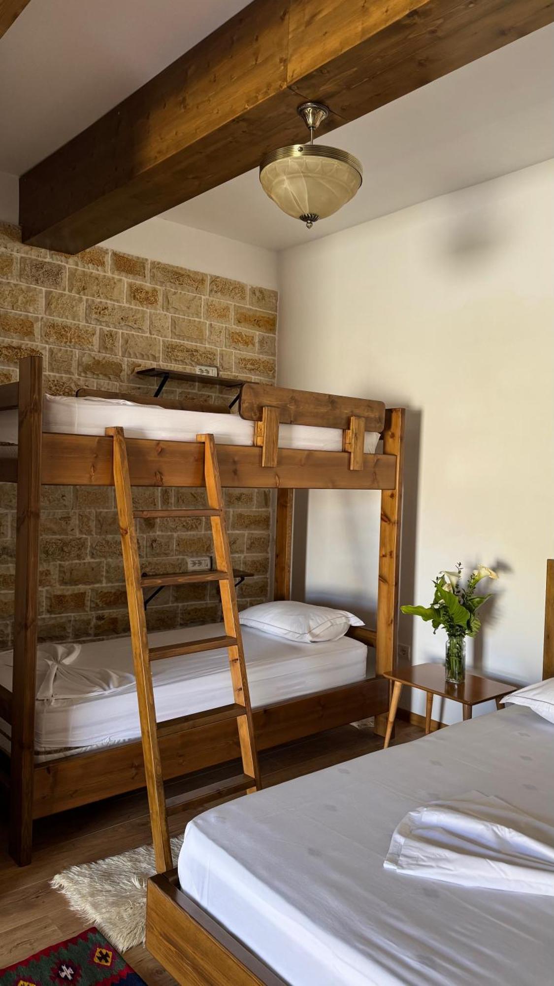 Ana Rest House Hostel Berat Zewnętrze zdjęcie